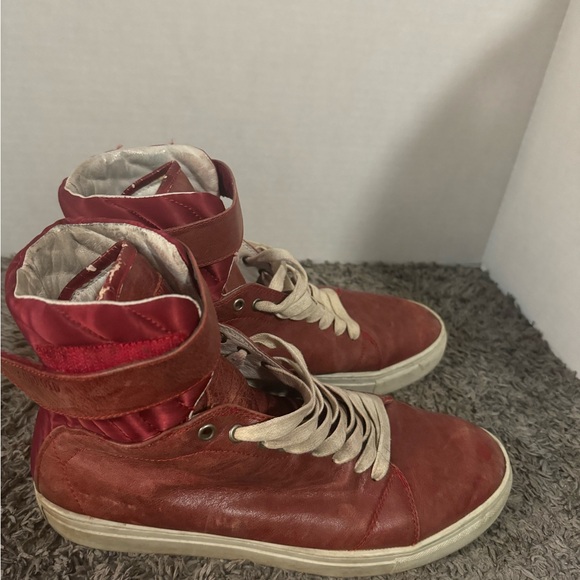 Red and black pair of Android Homme High tops - Picture 2 of 6